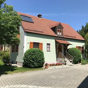 https://haeberlhaus.com-bavaria.com