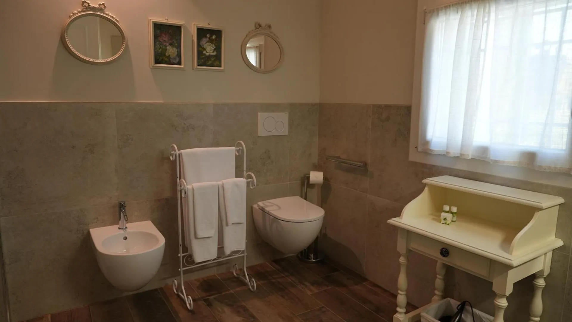 Villa San Pietro Desenzano del Garda 0*,